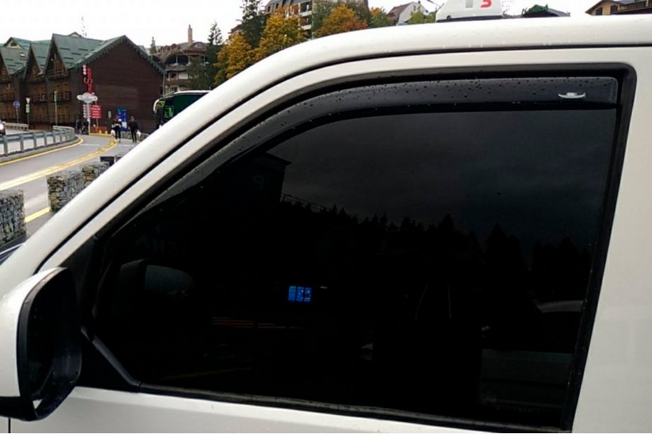 Volkswagen T5 Caravelle 2004-2010 Deflectores de ventana encastrables (2 uds, HIC) Image