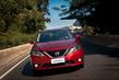 Revisión actualizada de un sedán Nissan Sentra foto 8