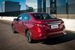 Revisión actualizada de un sedán Nissan Sentra foto 7