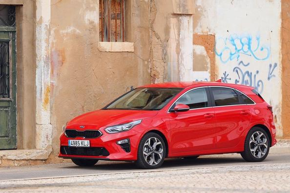 Revisión de la tercera generación del hatchback Kia Ceed