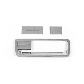 Moldura cromada de maletero (plástico) Nissan Armada 2003-2015 foto 2