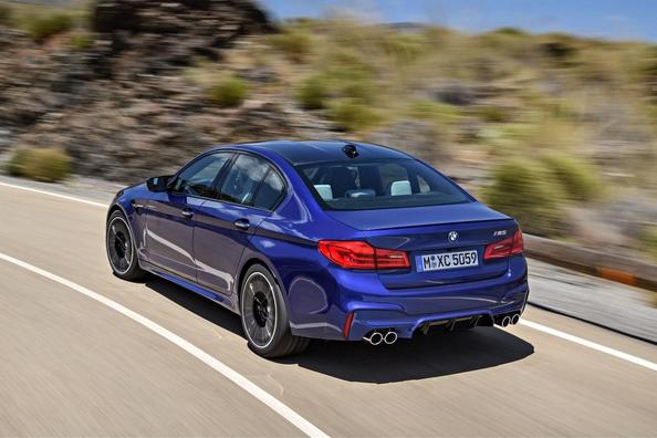 Resumen de la sexta generación de la berlina BMW M5 Foto 10