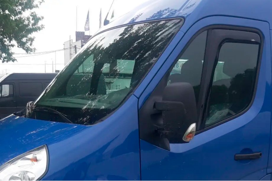 Nissan NV400 2010-2024 Deflectores de ventana encastrables (2 uds, HIC) Image