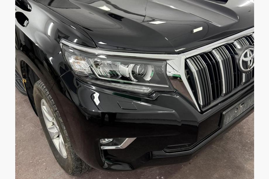 Toyota Land Cruiser Prado 150 2009-2023 Pestañas para faros (2 uds., para LED) Foto 4