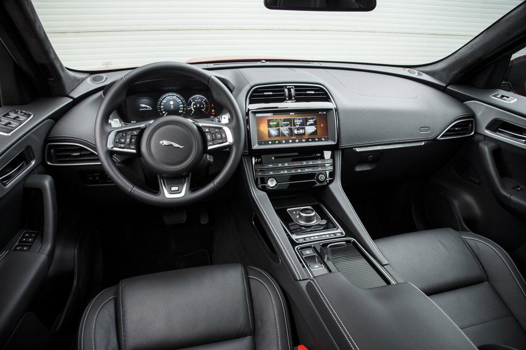 Revisión de primas de cruce Jaguar F-Pace