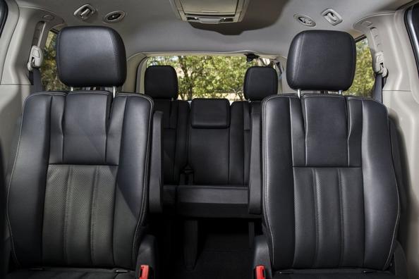 Siete pasajeros minivan Dodge Grand Caravan de la quinta generación Foto 8