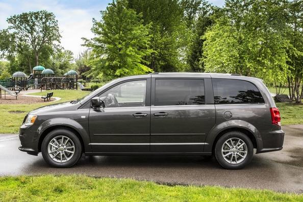 Siete pasajeros minivan Dodge Grand Caravan de la quinta generación Foto 10