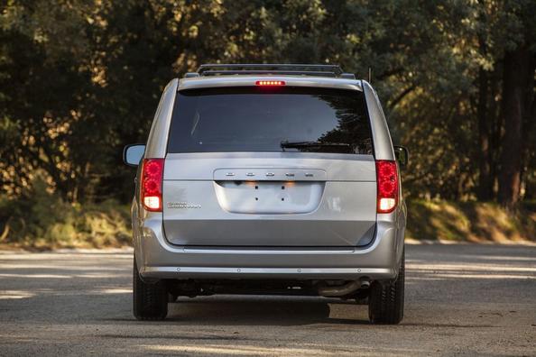 Siete pasajeros minivan Dodge Grand Caravan de la quinta generación Foto 5