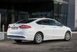 Revisión del sedán mediano Ford Mondeo foto 8