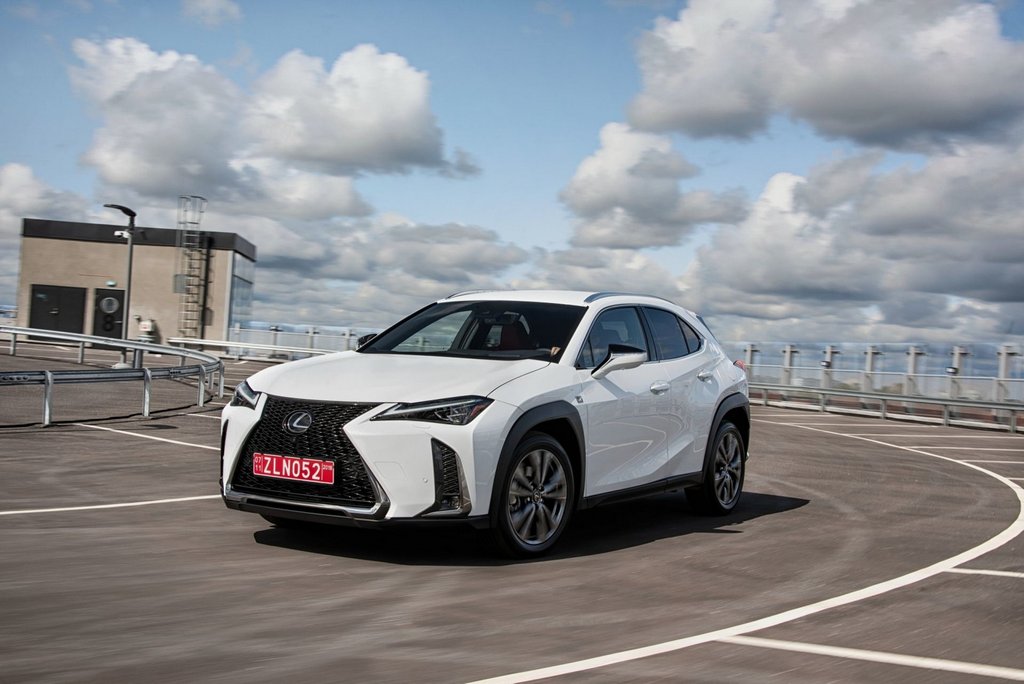 Canje para el crossover urbano de Lexus UX 200