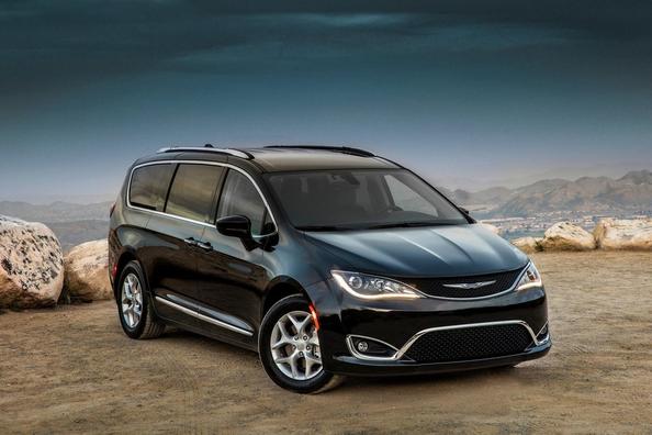 Los cascos para siete pasajeros minivan Chrysler Pacifica