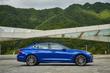 La primera generación de su sedán Genesis G70 foto 6