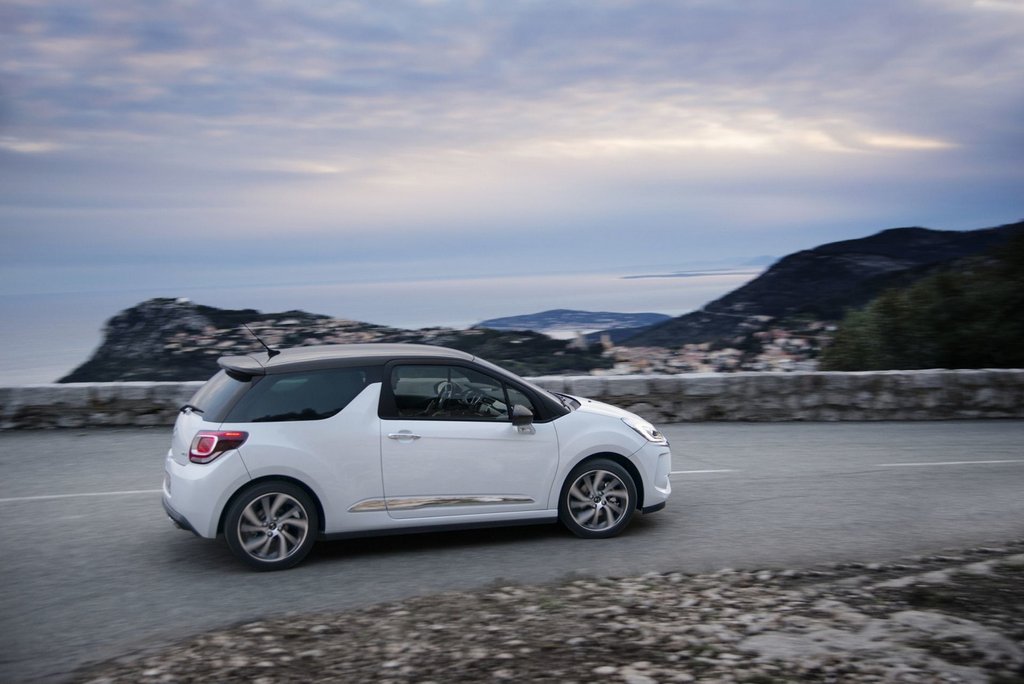 Tres puertas hatchback compacto Citroen DS3