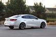La segunda generación del sedán KIA Cadenza foto 3