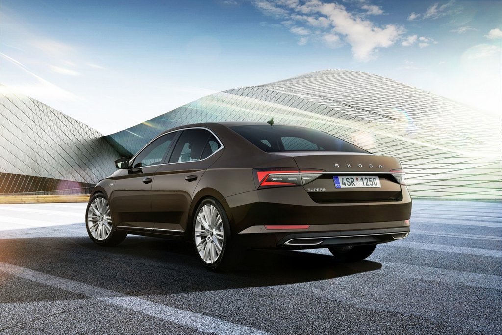 Revisión del Skoda Superb liftback actualizado 2019