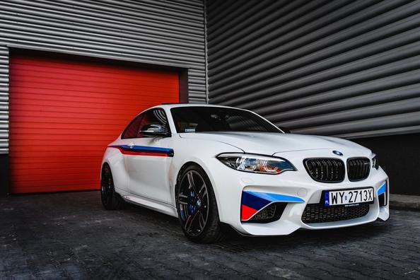 De alto rendimiento de la modificación de un coupé de BMW M2