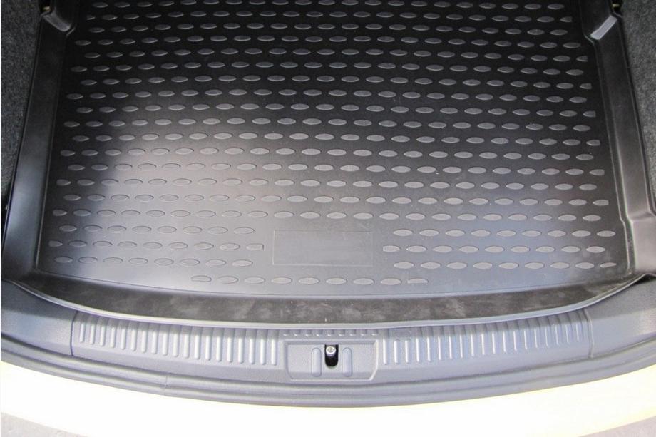 Volkswagen Polo 2010-2017 Alfombrilla de maletero (superior) de goma (Novline) HB Foto 4