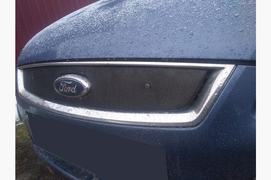 Ford Focus II 2005-2008 Cubierta de invierno para parrilla Brillante Foto 3