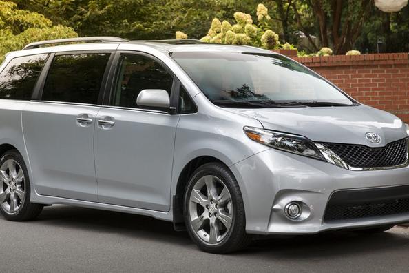 Revisión de la minivan Toyota Sienna actualizada de tamaño completo