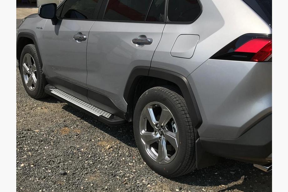 Toyota Rav 4 2019–2025 Estribos laterales Allmond Grey (2 uds., aluminio) Foto 7