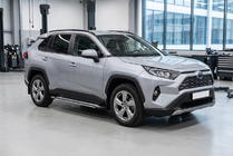 Toyota Rav 4 2019–2025 Estribos Laterales Rainbow (2 uds., Aluminio) foto 1