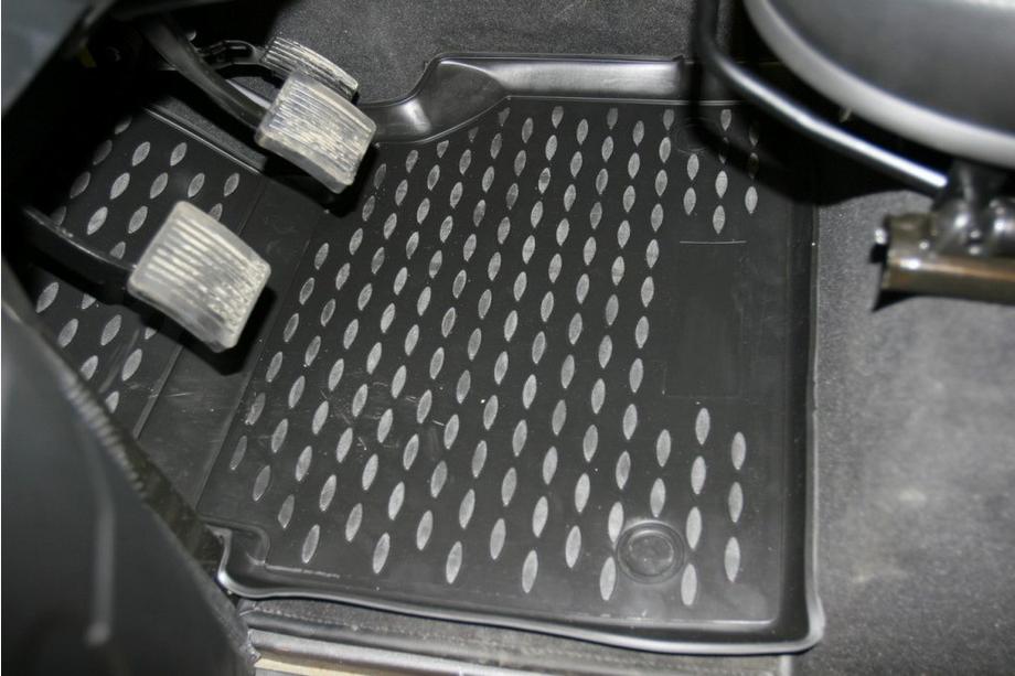 Land Rover Defender 1986-2016 Alfombrillas de goma para interior (3 uds, Novline) 110/5D Foto 2