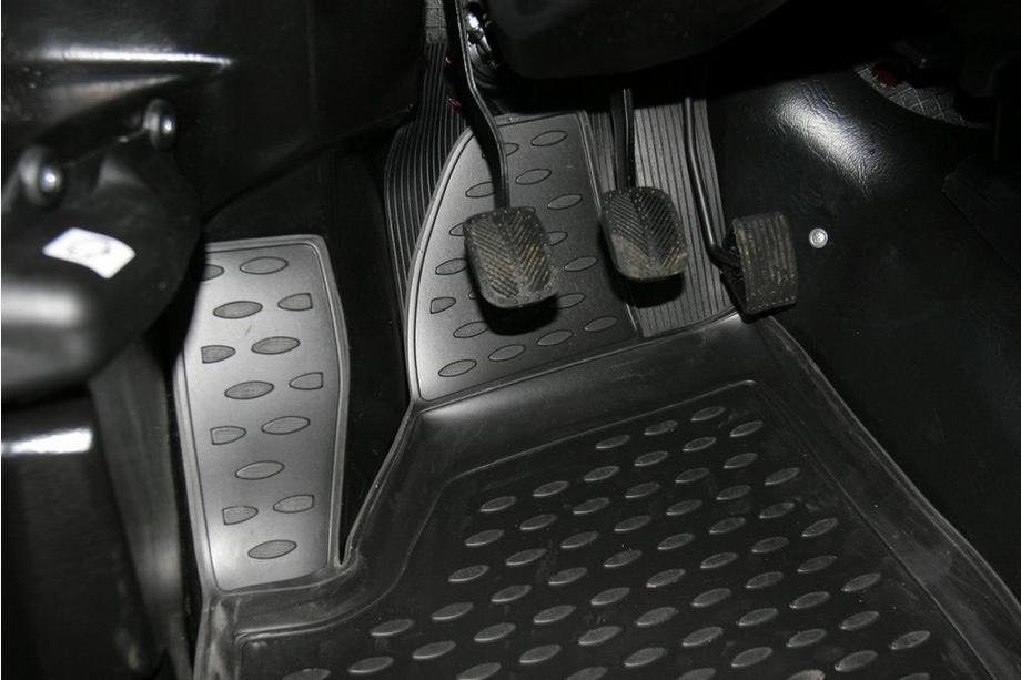 Lada Niva y Urban 1977- (21214M) Alfombrillas de goma para interior (4 uds, Novline) Foto 2