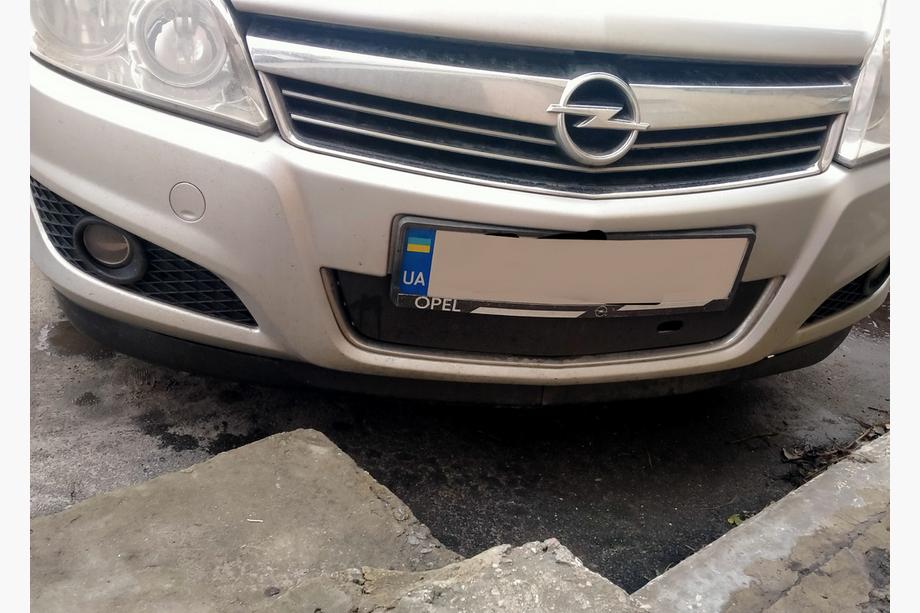 Opel Astra H 2004-2013 Rejilla de invierno (2007+) Image