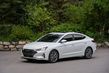 Sedán compacto de Hyundai Elantra en forma actualizada foto 3