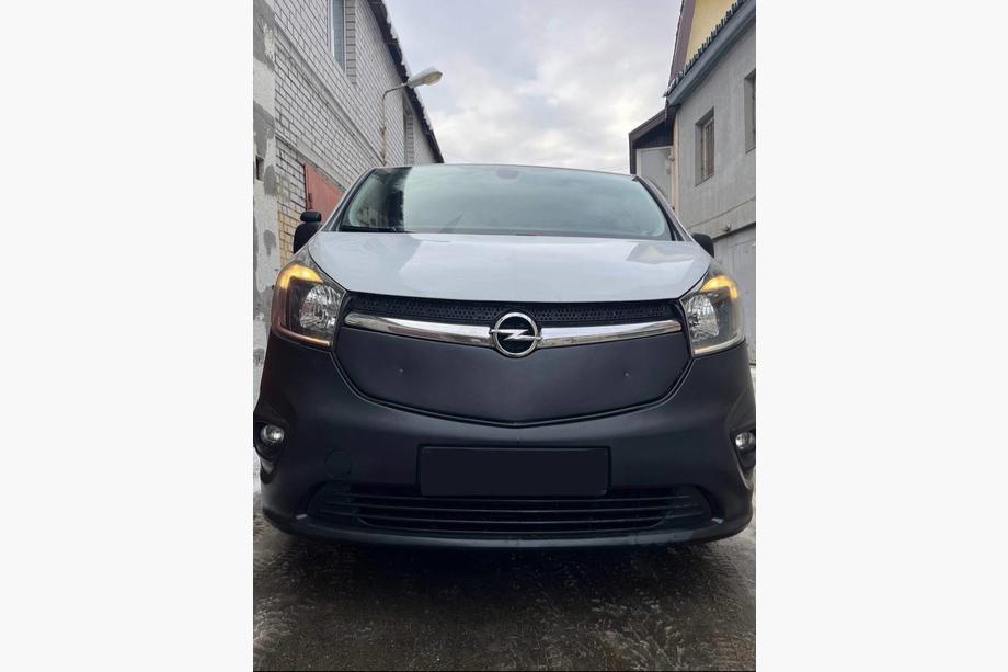Opel Vivaro 2015-2019 Cubierta de invierno para parrilla Brillante Foto 3