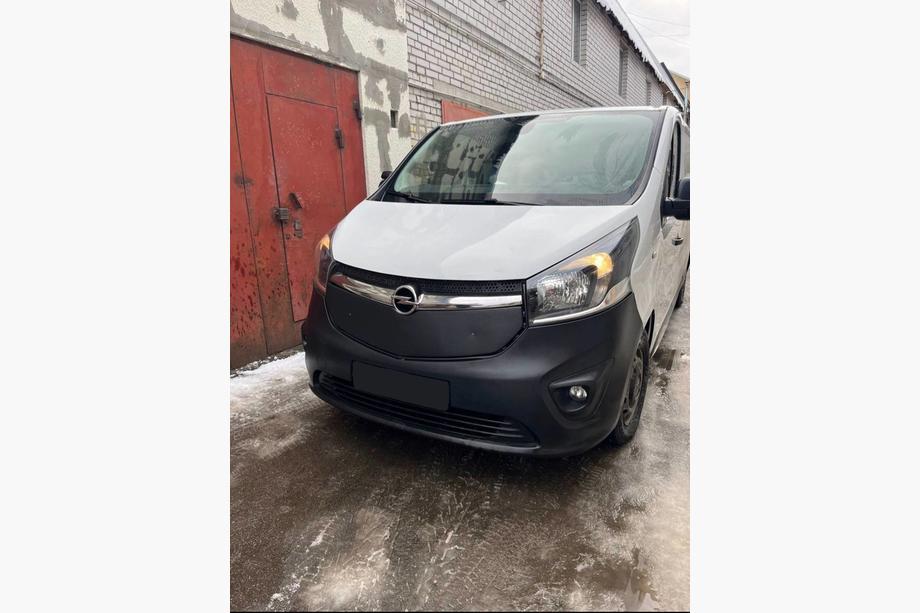 Opel Vivaro 2015-2019 Cubierta de invierno para parrilla Brillante Foto 2