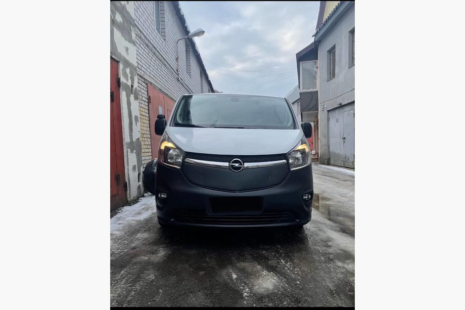 Opel Vivaro 2015-2019 Cubierta de invierno para parrilla Brillante Foto 5