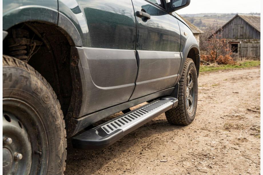 Chevrolet Niva 1998-2020 Estribos Laterales Line (2 uds., Aluminio) Image