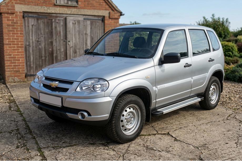 Chevrolet Niva 1998-2020 Estribos Laterales Maya V2 (2 uds., Aluminio) Foto 1