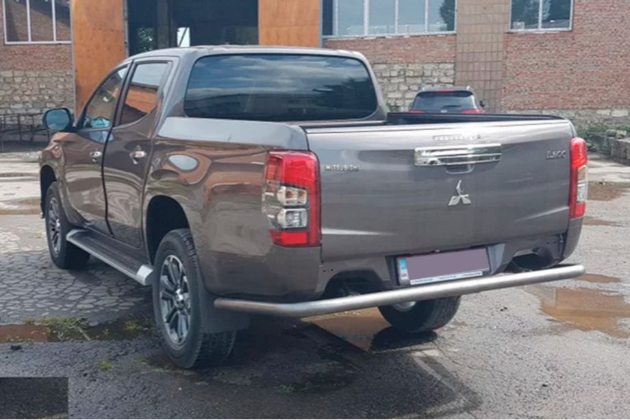 Mitsubishi L200 2015-2024 Protector Trasero AK005 (Acero Inoxidable) Foto 2