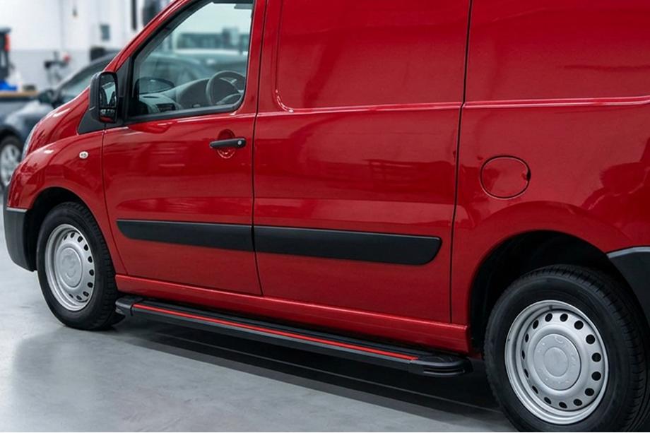 Citroen Jumpy 2007–2017 Estribos Laterales Maya Red (2 uds., Aluminio) Image