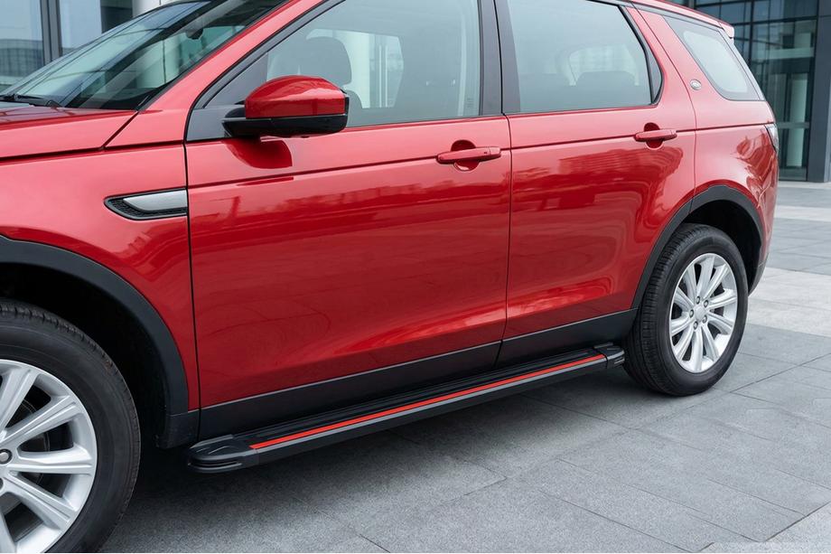 Land Rover Discovery Sport 2014- Estribos Laterales Maya Red (2 uds., Aluminio) Image