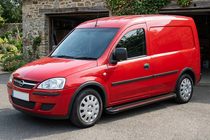 Opel Combo 2002–2012 Estribos Laterales Maya Red (2 uds., Aluminio) foto 1
