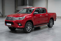 Toyota Hilux 2015- Estribos Laterales Maya Red (2 uds., Aluminio) foto 1