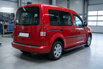 Volkswagen Caddy 2004-2010 Estribos Laterales Maya Red (2 uds., Aluminio) foto 1
