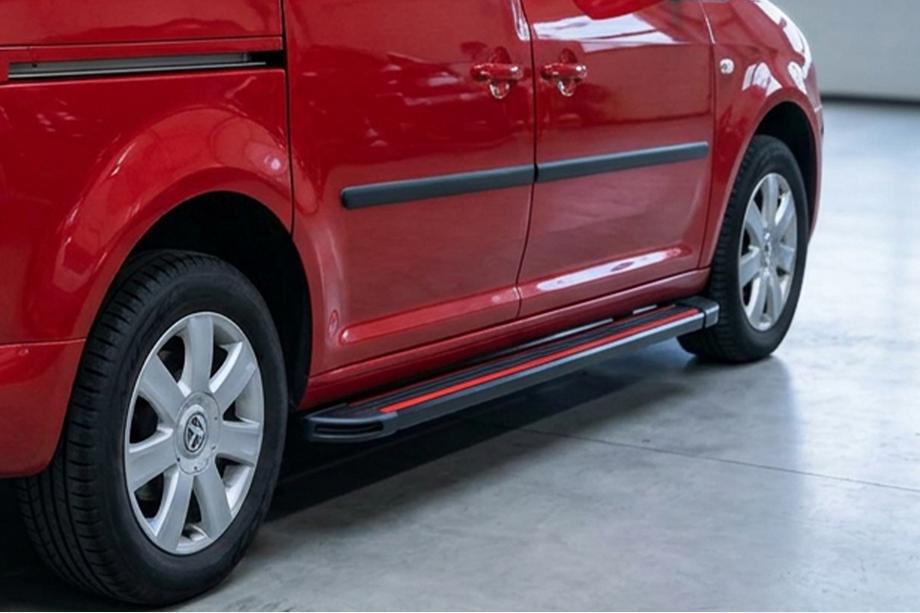 Volkswagen Caddy 2010-2015 Estribos Laterales Maya Red (2 uds., Aluminio) Image