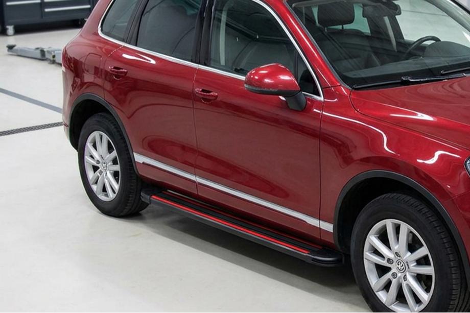 Volkswagen Touareg 2002–2010 Estribos Laterales Maya Red-Black (2 uds., Aluminio) Foto 1