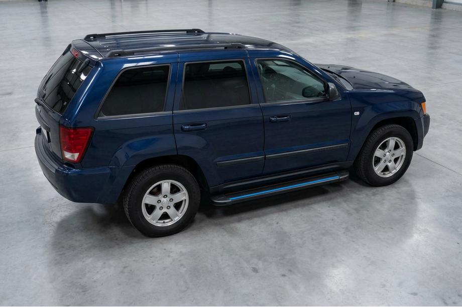 Jeep Grand Cherokee WK 2004-2010 Estribos Laterales Maya Blue (2 uds., Aluminio) Image