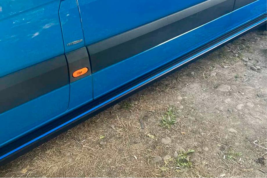 Mercedes Sprinter W906 2006–2018 Estribos Laterales Maya Blue (2 uds., Aluminio) Foto 1