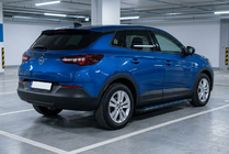 Opel Grandland X 2017- Estribos Laterales Maya Blue (2 uds., Aluminio) foto 1