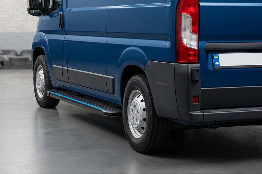 Peugeot Boxer 2006-2025 Estribos Laterales Maya Blue (2 uds., Aluminio) Image