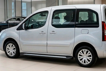 Peugeot Partner Tepee 2008-2018 Estribos Laterales New Vision Black (2 uds., Aluminio) foto 1