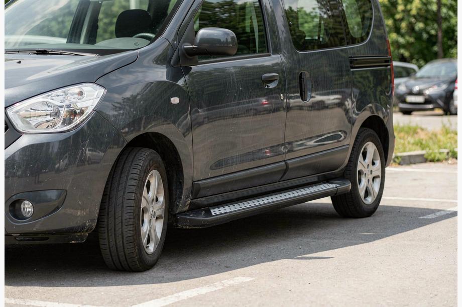 Renault Dokker 2013-2022 Estribos Laterales New Vision Black (2 uds., Aluminio) Image