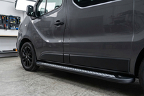 Renault Trafic 2001–2015 Estribos Laterales New Vision Black (2 uds., Aluminio) foto 1