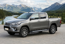 Toyota Hilux 2015- Estribos Laterales New Vision Black (2 uds., Aluminio) foto 1
